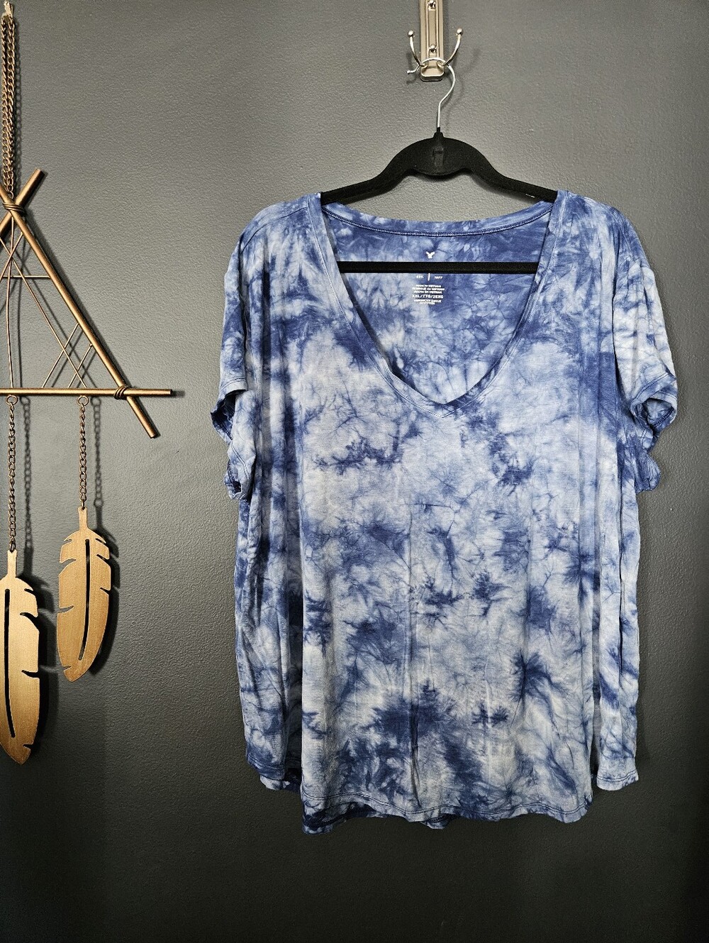 American Eagle Favorite T Womens XXL Blue Tie Dye V Neck Soft Stretch Tee